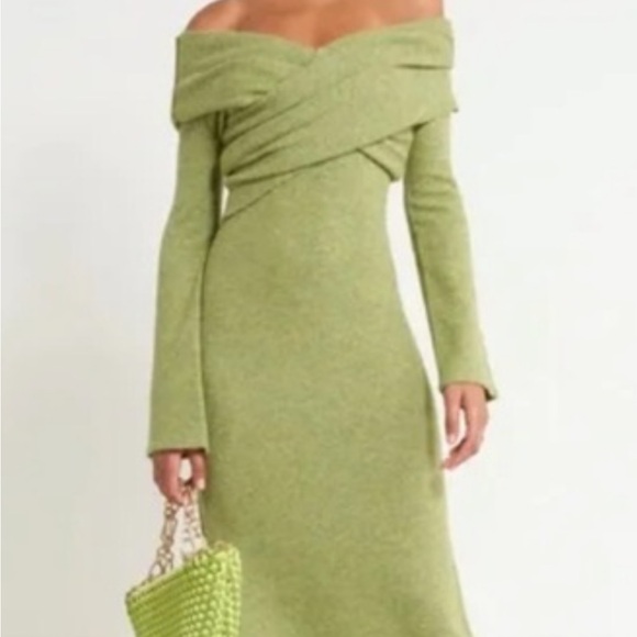 cult gaia Dresses & Skirts - Cult Gaia Zennie Off-Shoulder Green Dress